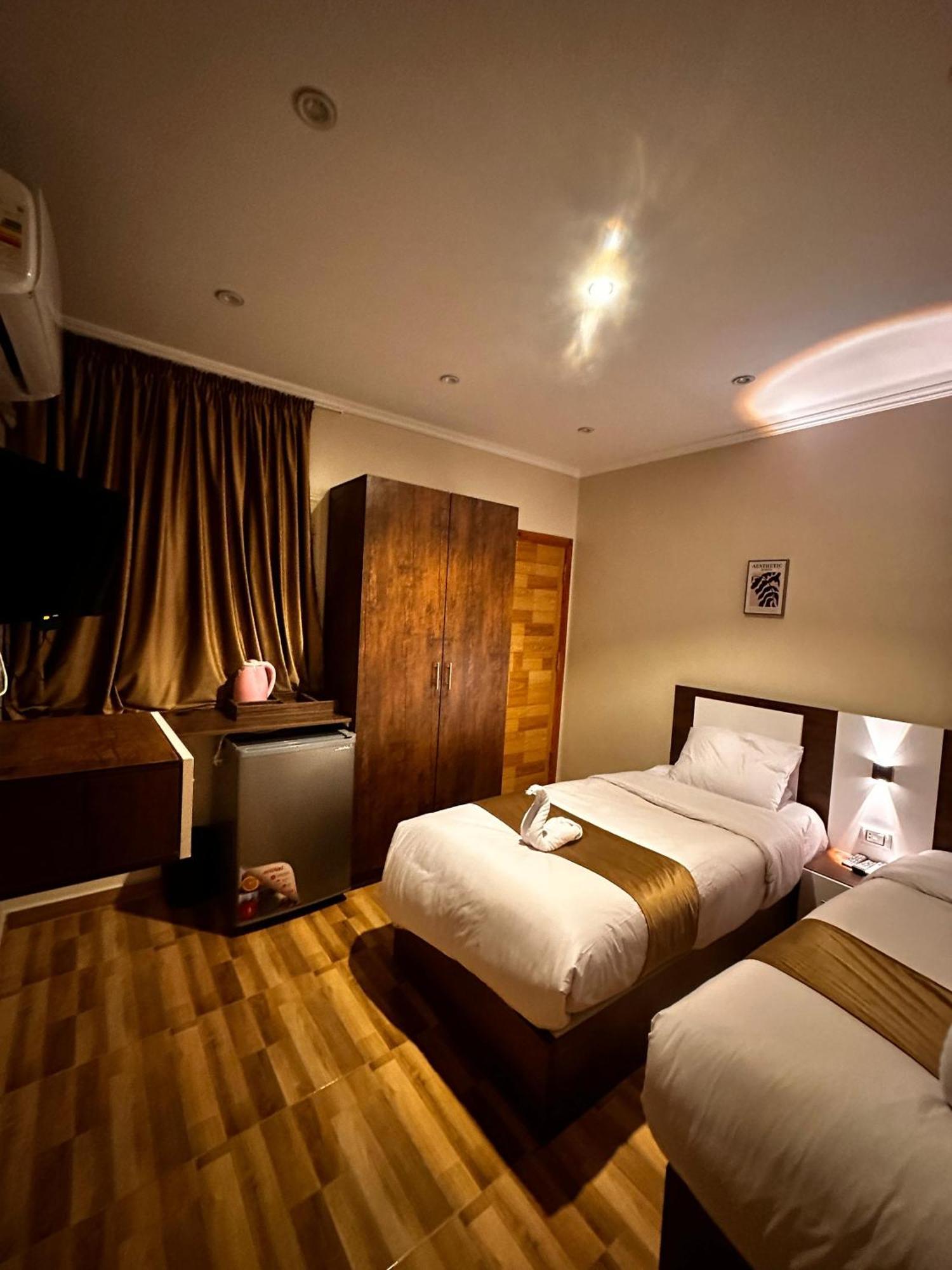 Hotel Pyramids On The Spot View Kafret el-Gabal Esterno foto