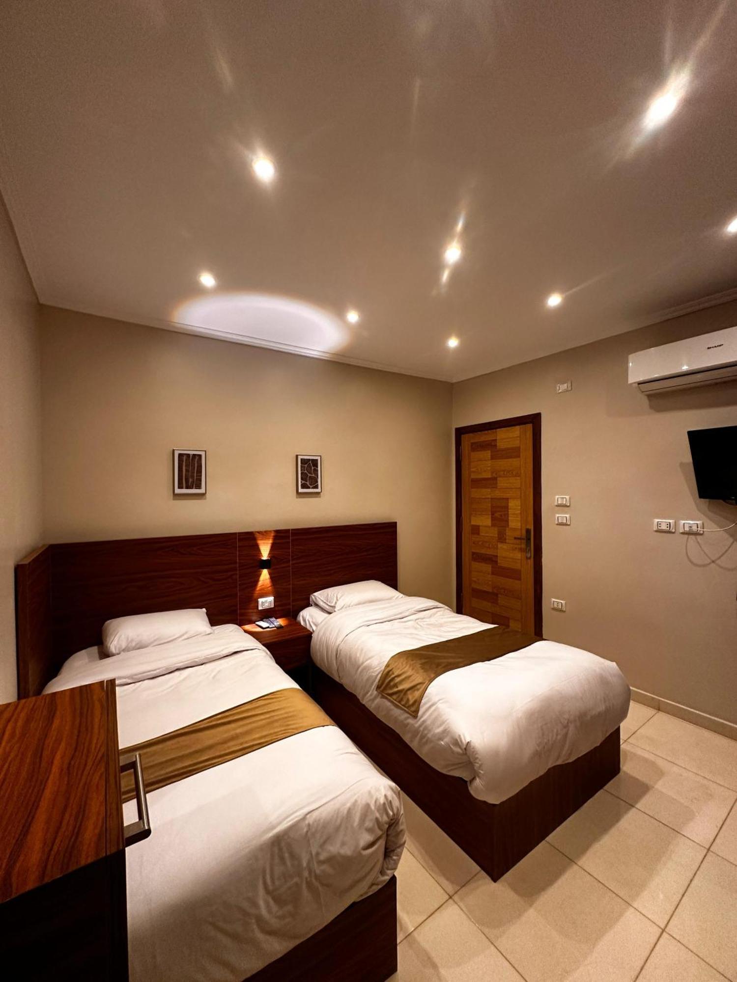 Hotel Pyramids On The Spot View Kafret el-Gabal Esterno foto