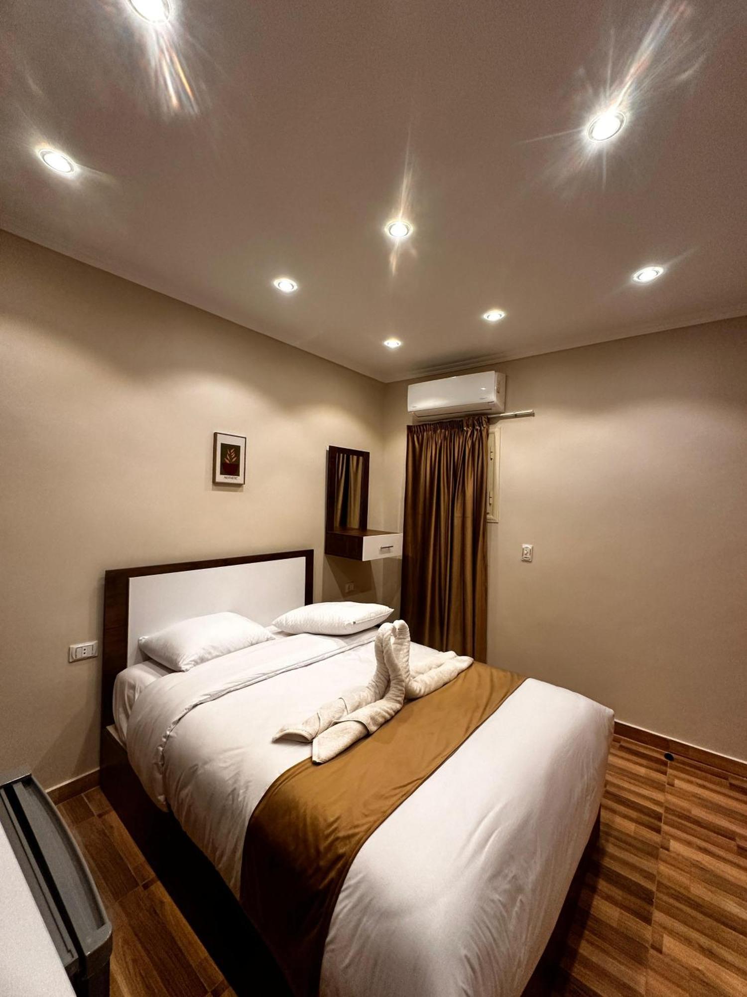 Hotel Pyramids On The Spot View Kafret el-Gabal Esterno foto