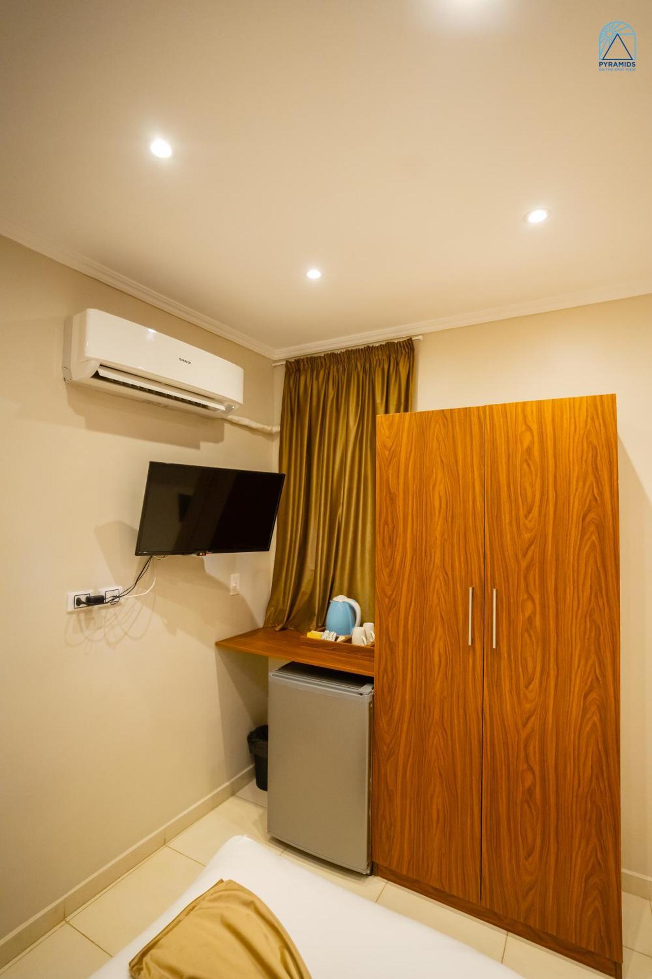 Hotel Pyramids On The Spot View Kafret el-Gabal Esterno foto