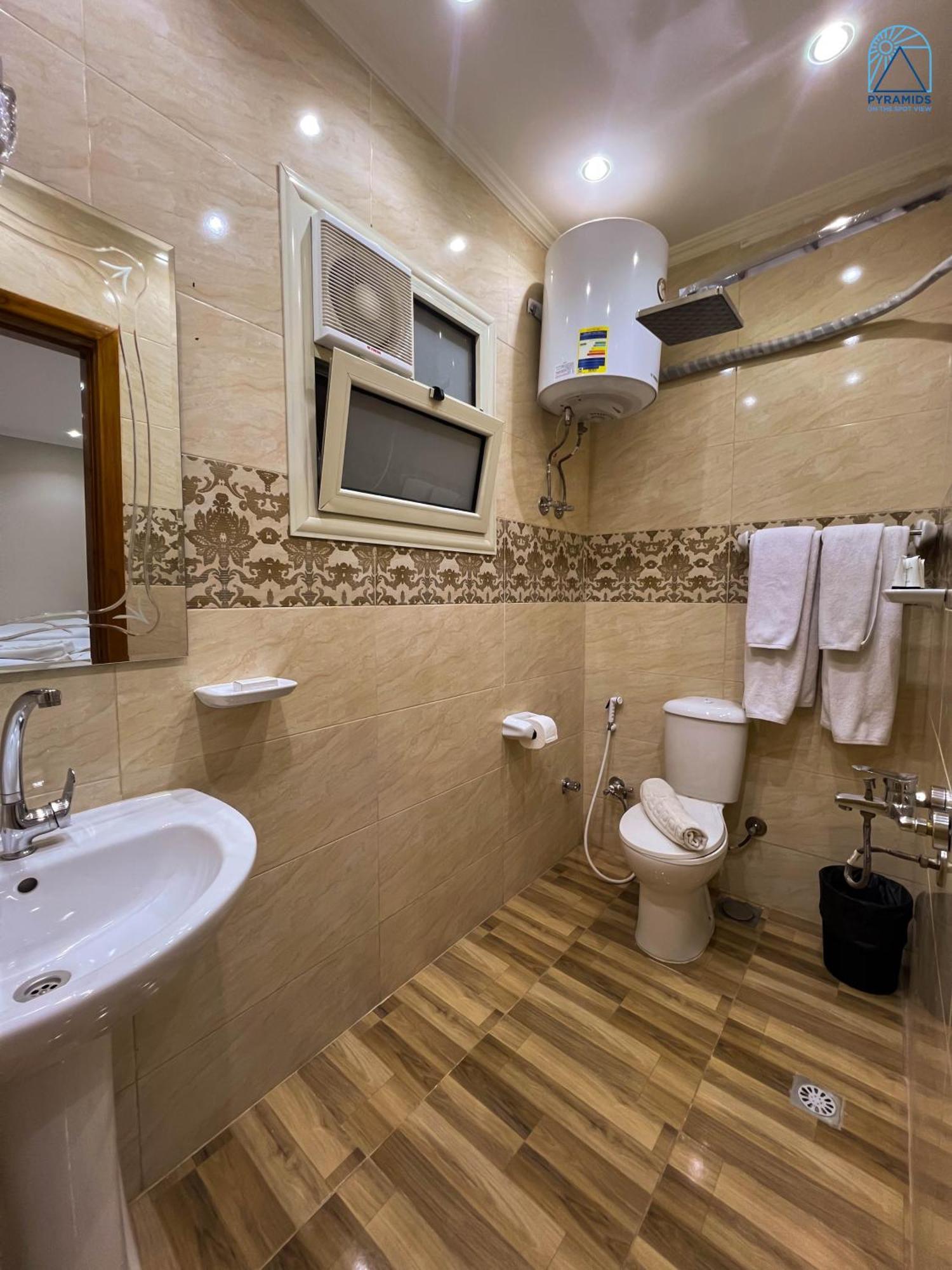 Hotel Pyramids On The Spot View Kafret el-Gabal Esterno foto